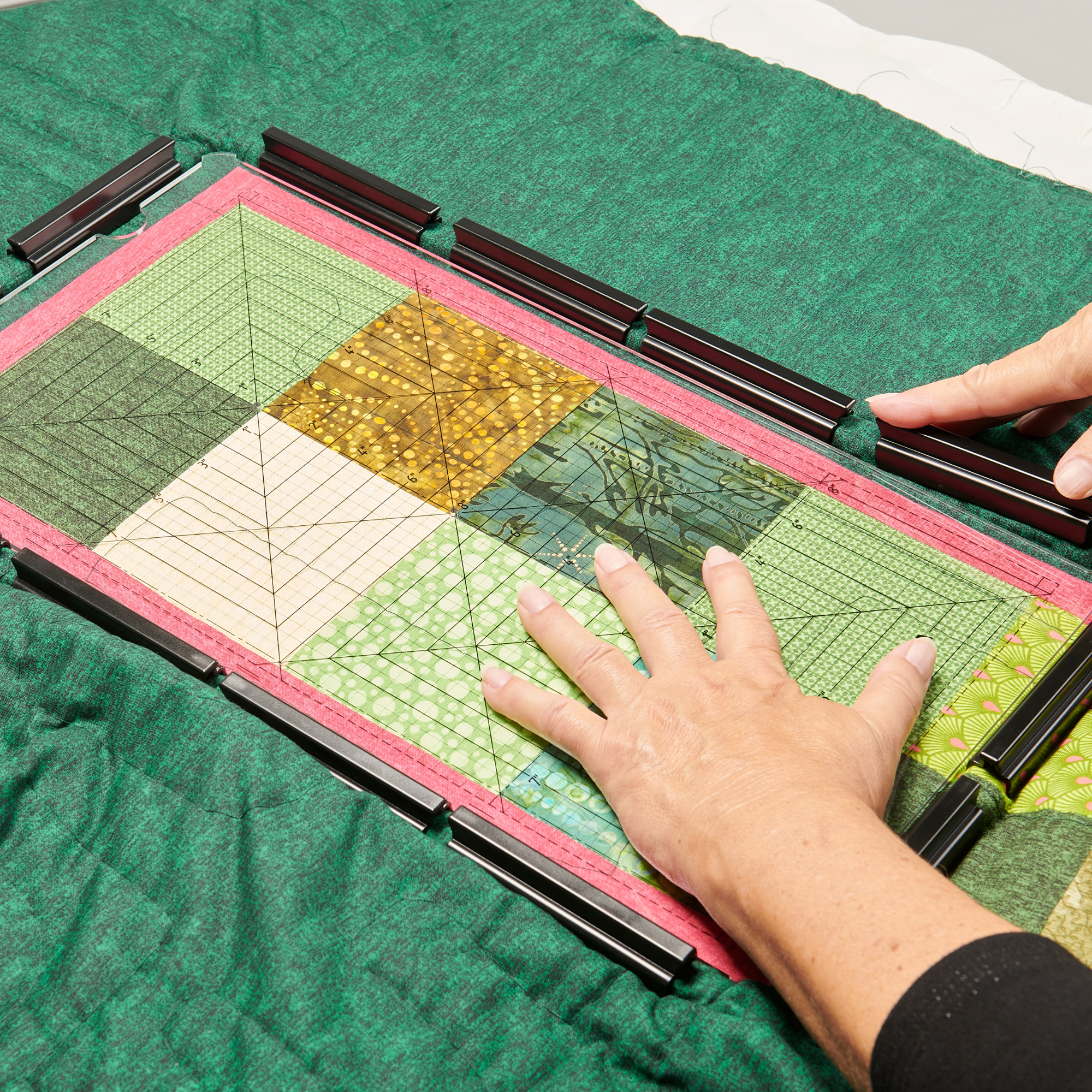 BERNINA - Medium Border Clamp Embroidery Hoop
