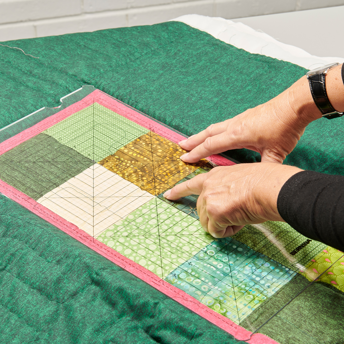 BERNINA - Medium Border Clamp Embroidery Hoop