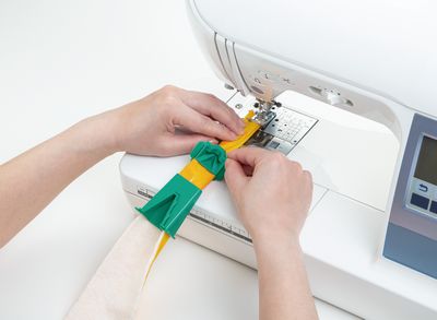 Clover - Fabric Tube Maker