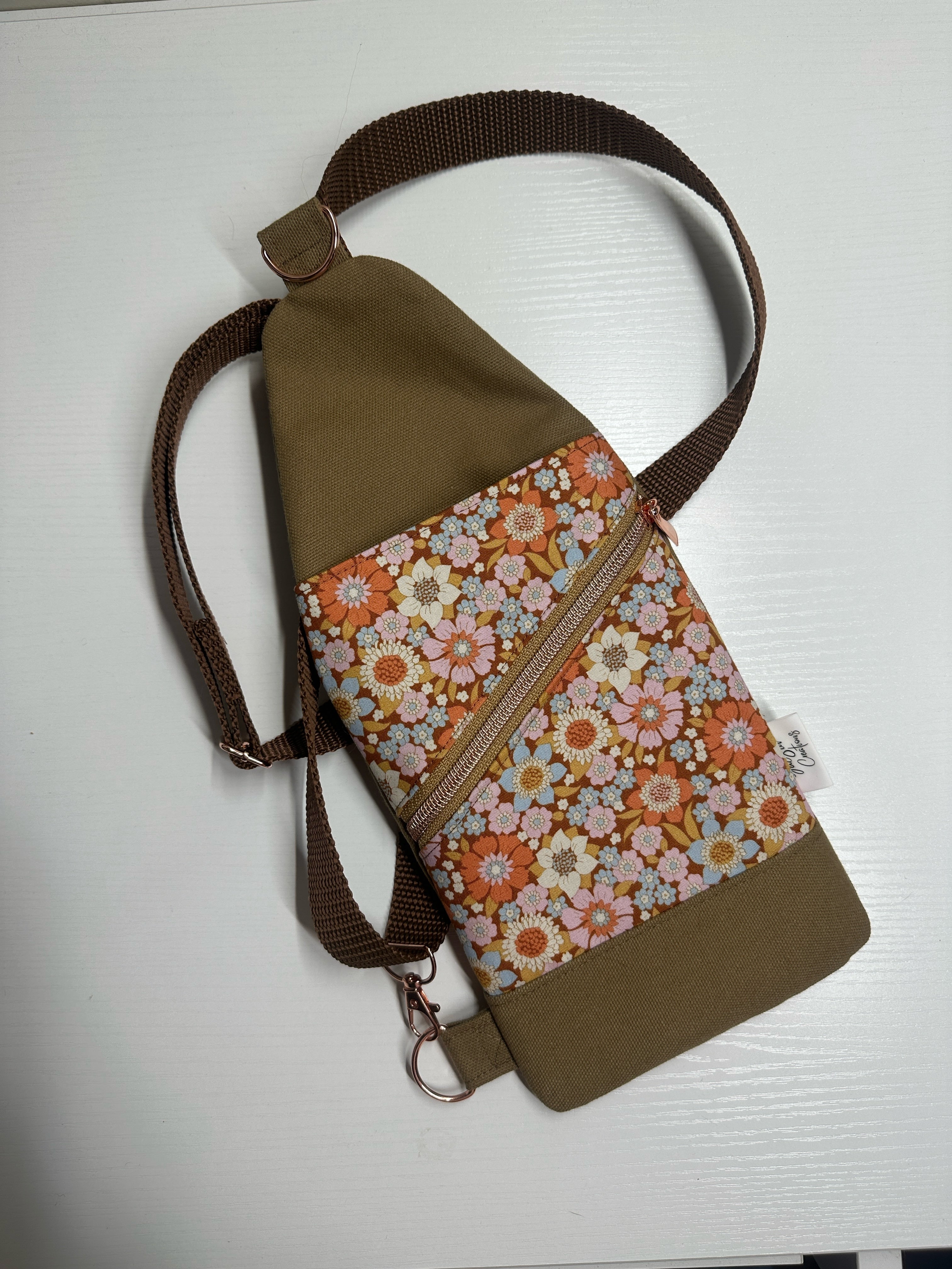 Mini Traveler Sling Pouch by Kando Patterns