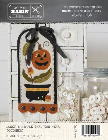 Buttermilk Basin - Simply Scalloped Pumpkin Wall Hanging with Kit