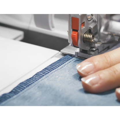 BERNINA L890 - Air-Threading Overlocker/Coverstitch Combo